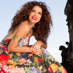 VANESSA DA MATA